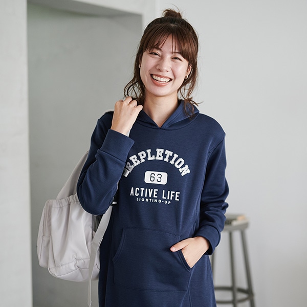 授乳口付き裏起毛パーカーロゴワンピース | マタニティ・産後