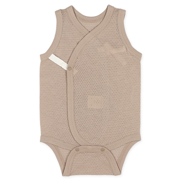 2枚組メッシュボタン式ノースリーブ打ち合わせロンパース肌着（くま）