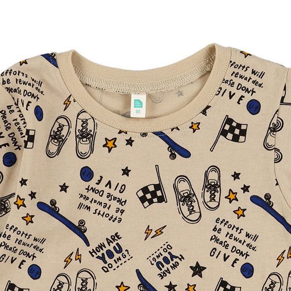 スニーカースケボー柄半袖Tシャツ