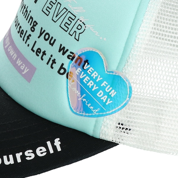 メッシュ帽子（つばロゴプリント）