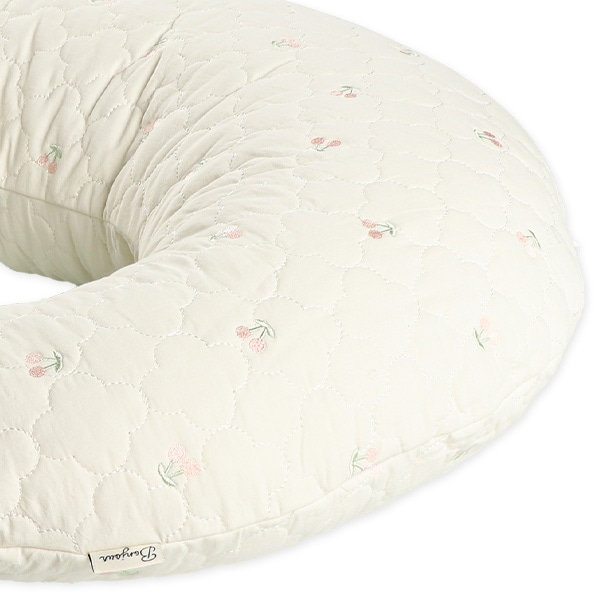 イブル授乳クッション（チェリー）