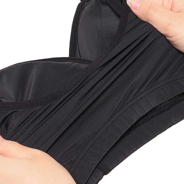 DRYWRAP）取り外し可能カップ付きクロスオープンハーフトップ（ブラック）