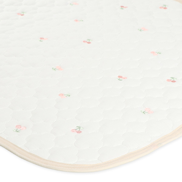 ミニサイズイブル防水キルトパッド（チェリー）