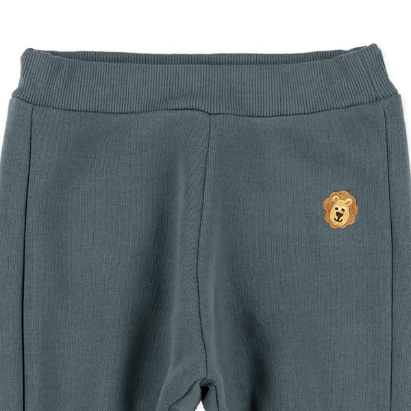 裏起毛ワンポイント刺繍パンツ