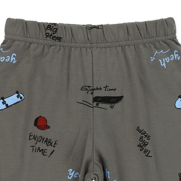 スケボー総柄ハーフパンツ