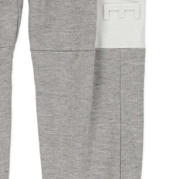 ミニ裏毛エンボス加工切り替えパンツ