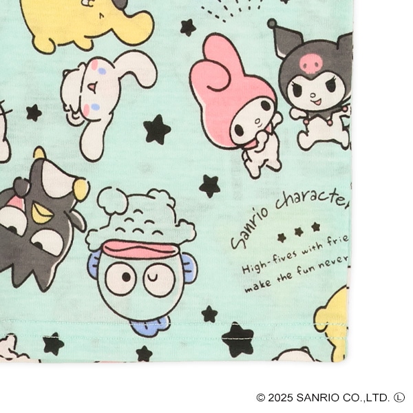 総柄半袖Tシャツ（ハローキティ・サンリオキャラクターズ）
