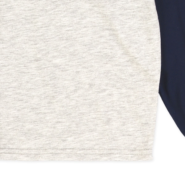 かすれ風プリントロゴラグラン長袖Tシャツ