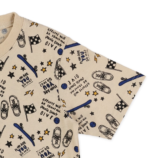 スニーカースケボー柄半袖Tシャツ
