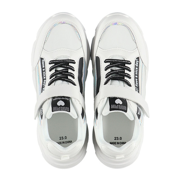 合皮シューズ（キラキラロゴライン）