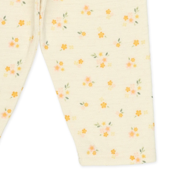 ソフトキルト腹巻付き前半開き長袖パジャマ（フリル小花）