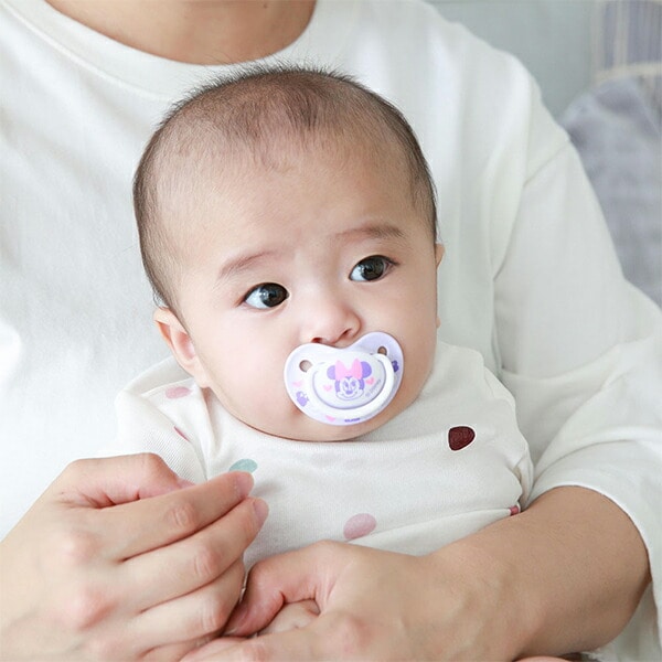 激安直営店 おしゃぶりＳｋｉｎＦｒｉｅｎｄｌｙ ３−６ヵ月 Ｍ 3〜6ヵ月頃 おしゃぶり こども 子ども 子供 子供用 ピジョン 赤ちゃん 赤ちゃん用  赤ちゃん用品 ベビー ベイビー ベビー用品 ベビーグッズ 新生児 歯固め 育児用品 出産祝い 赤ちゃんグッズ 歯がため はが ...