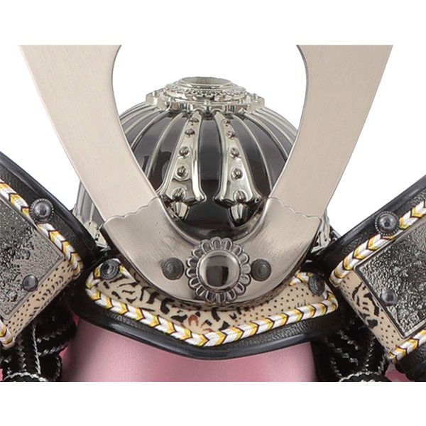 五月人形 兜飾り実正大鍬形 5号 いぶし銀 正絹縅 細密金具 本金鍍金 名前・生年月日入れふくさ付