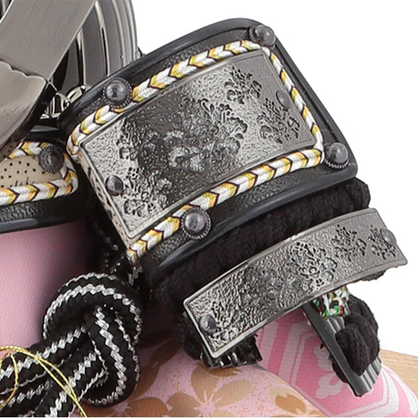 五月人形 兜飾り実正大鍬形 5号 いぶし銀 正絹縅 細密金具 本金鍍金 名前・生年月日入れふくさ付