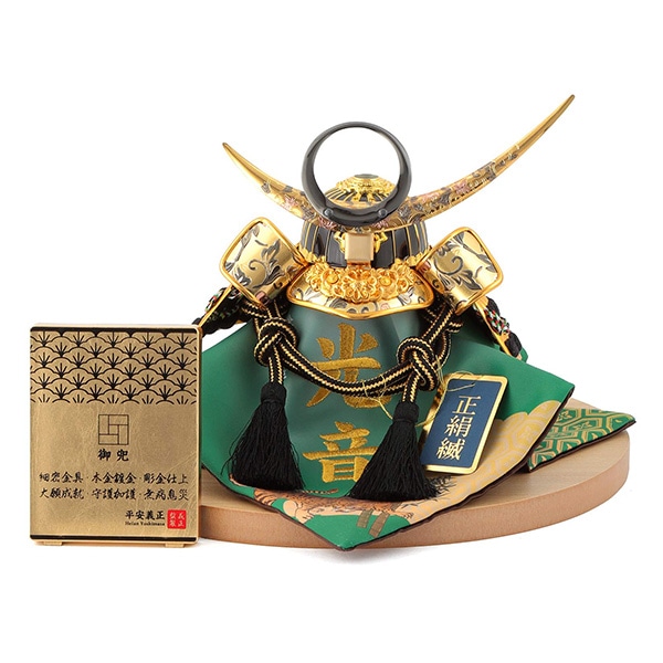 五月人形 兜飾り武将シリーズ 金唐草 5号 上杉謙信 正絹縅 細密 五月人形 兜飾り武将シリーズ 金唐草 5号 上杉謙信 正絹縅 細密