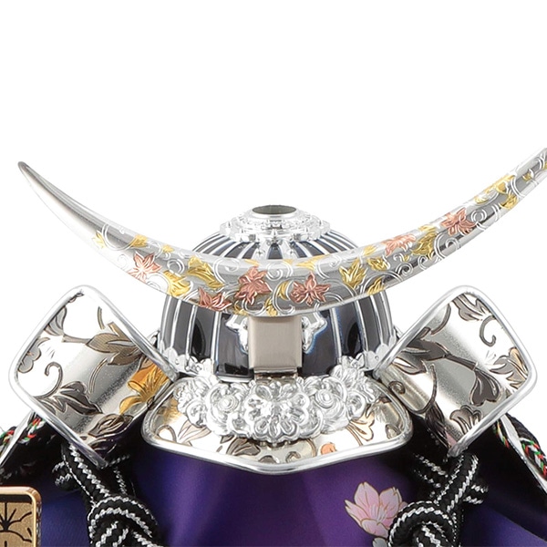 五月人形 兜飾り武将シリーズ 銀唐草 5号 伊達政宗 正絹縅 細密金具 本金鍍金 彫金細工 名前・生年月日入れふくさ付